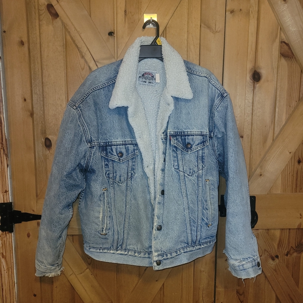 Levi’s Authentic Sherpa Lined Distressed Denim Trucker Jacket Y2K Mens Large